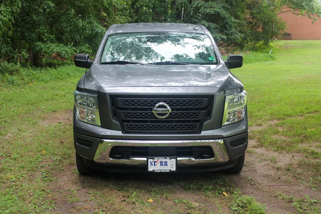 Used 2021 Nissan Titan SV w/ Accessory Utility Package image 8