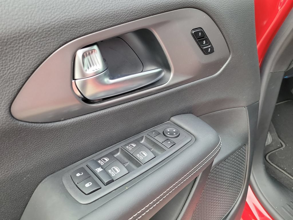 New 2026 Chrysler Pacifica Select FWD image 20