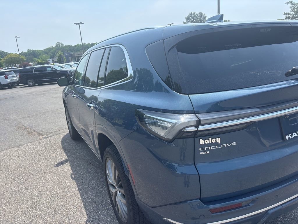 Used 2026 Buick Enclave Avenir AWD/4WD image 6