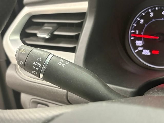 Used 2021 GMC Acadia SLE w/ Driver Convenience Package FWD image 20