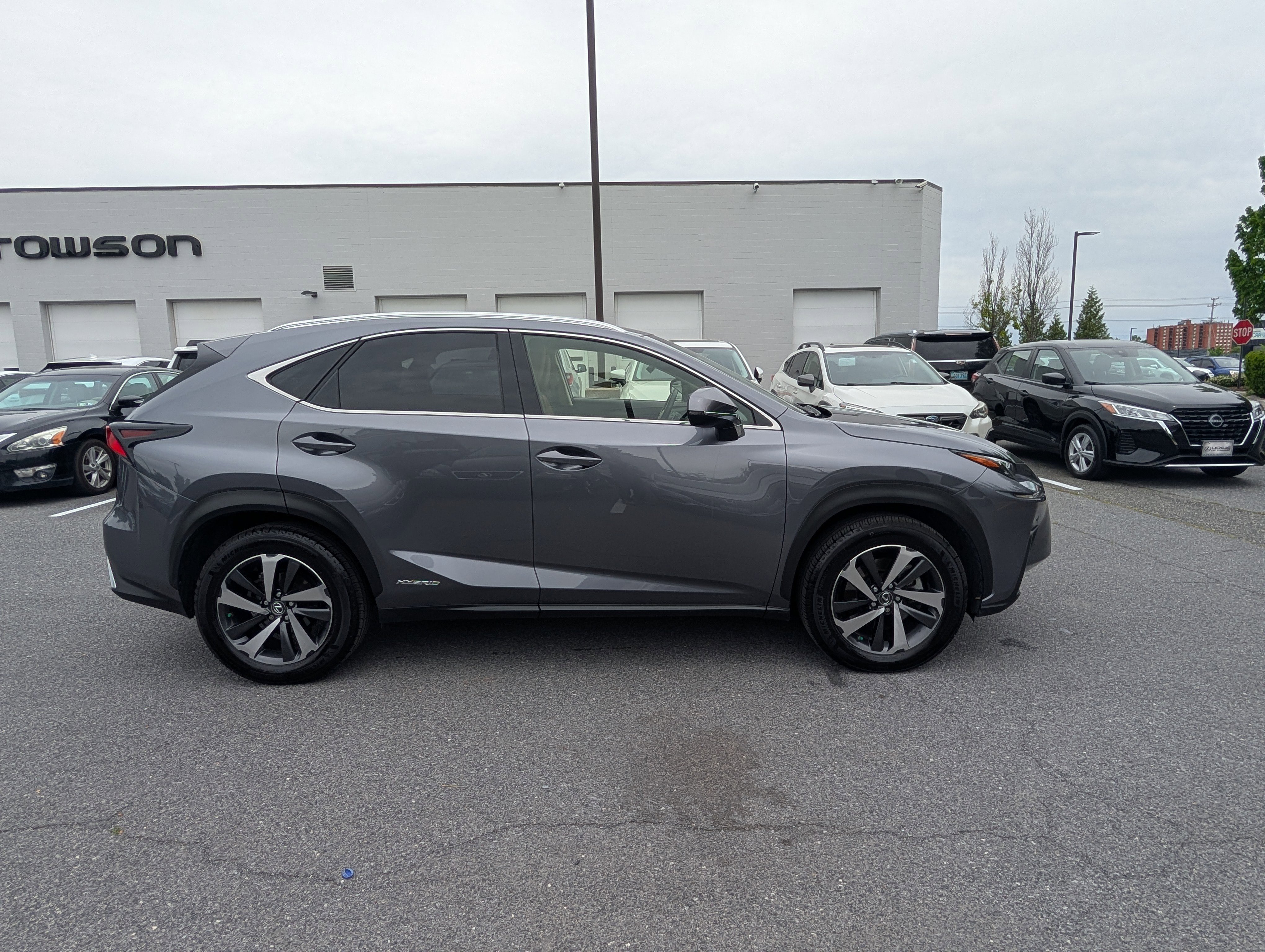 Used 2019 Lexus NX 300h AWD w/ Premium Package image 2