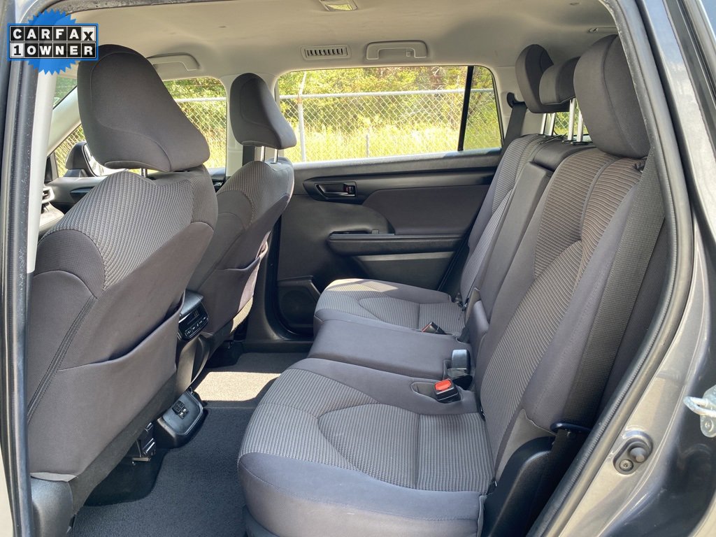 Used 2020 Toyota Highlander LE image 21