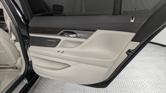 Used 2017 BMW 740i RWD image 21