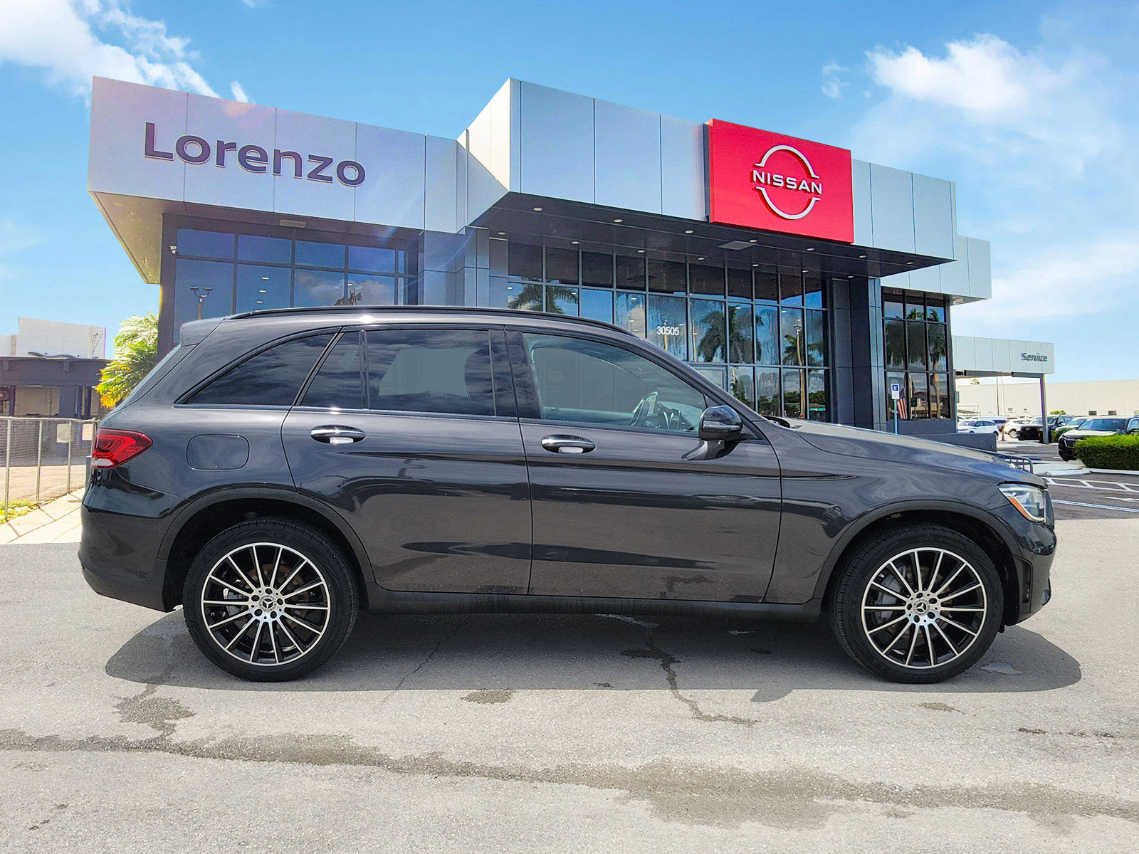 Used 2021 Mercedes-Benz GLC 300 image 4