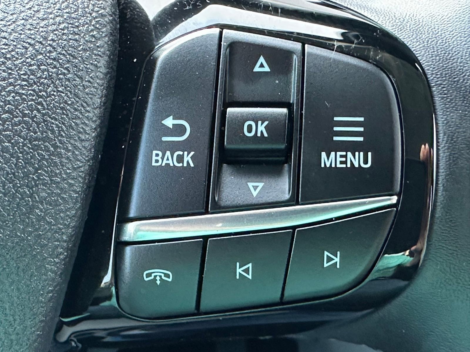 Used 2025 Ford Escape SE image 14