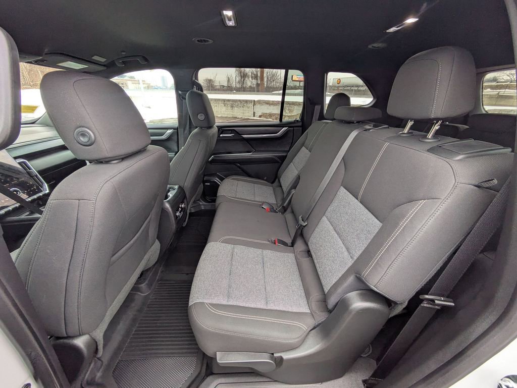 Used 2025 GMC Acadia Elevation w/ Black Edition image 22