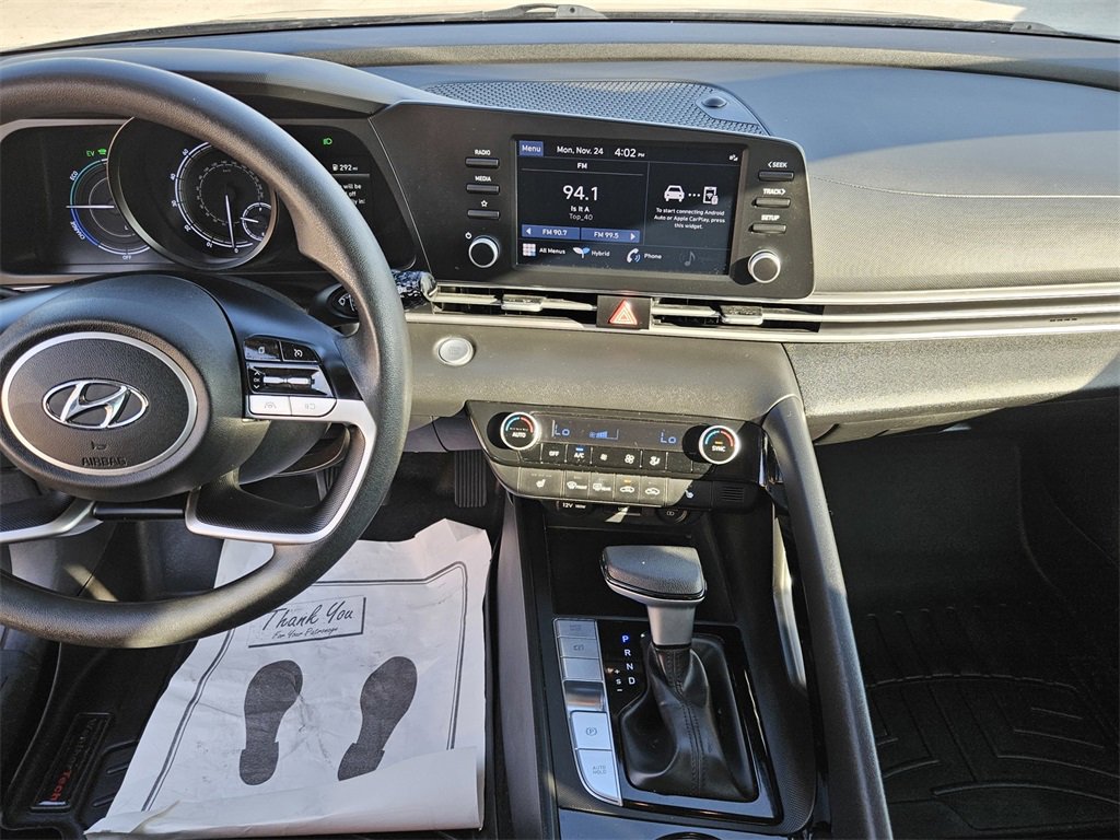 Used 2023 Hyundai Elantra Blue image 23