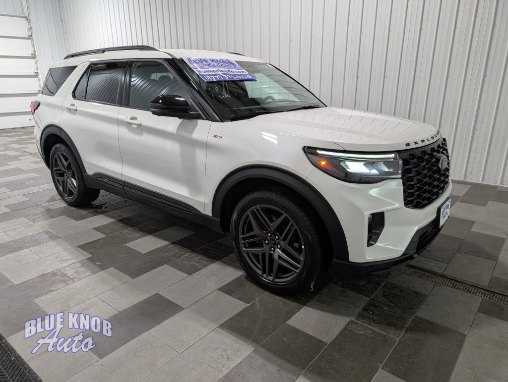 Used 2025 Ford Explorer ST-Line w/ ST-Line Street Pack AWD/4WD image 5