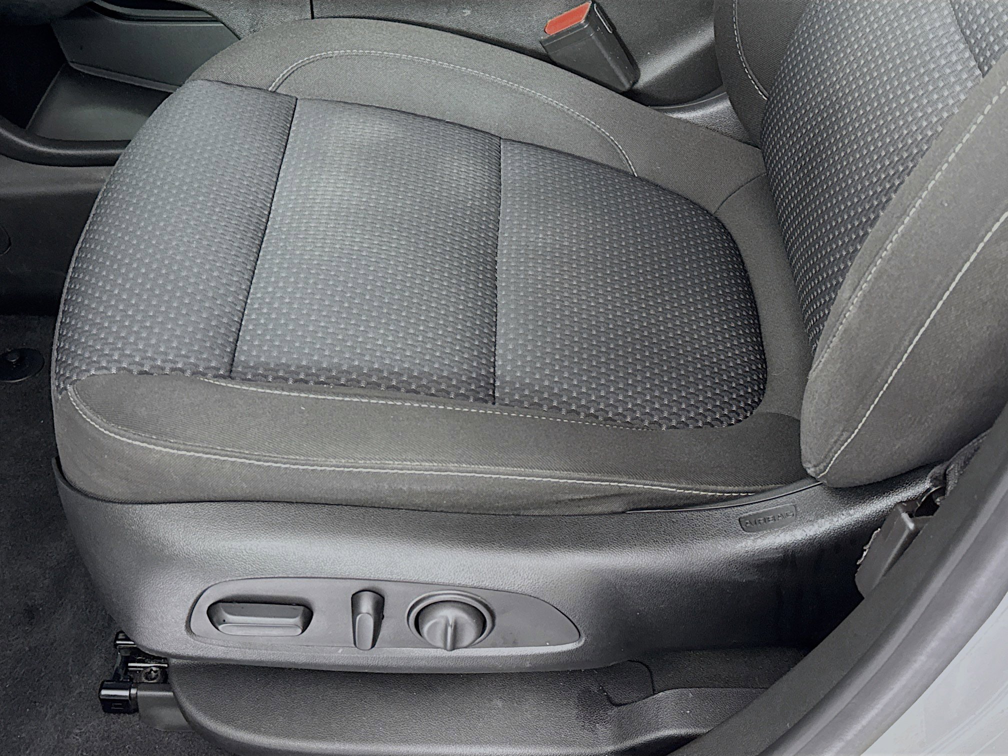 Used 2020 GMC Acadia SLE w/ Driver Convenience Package image 18