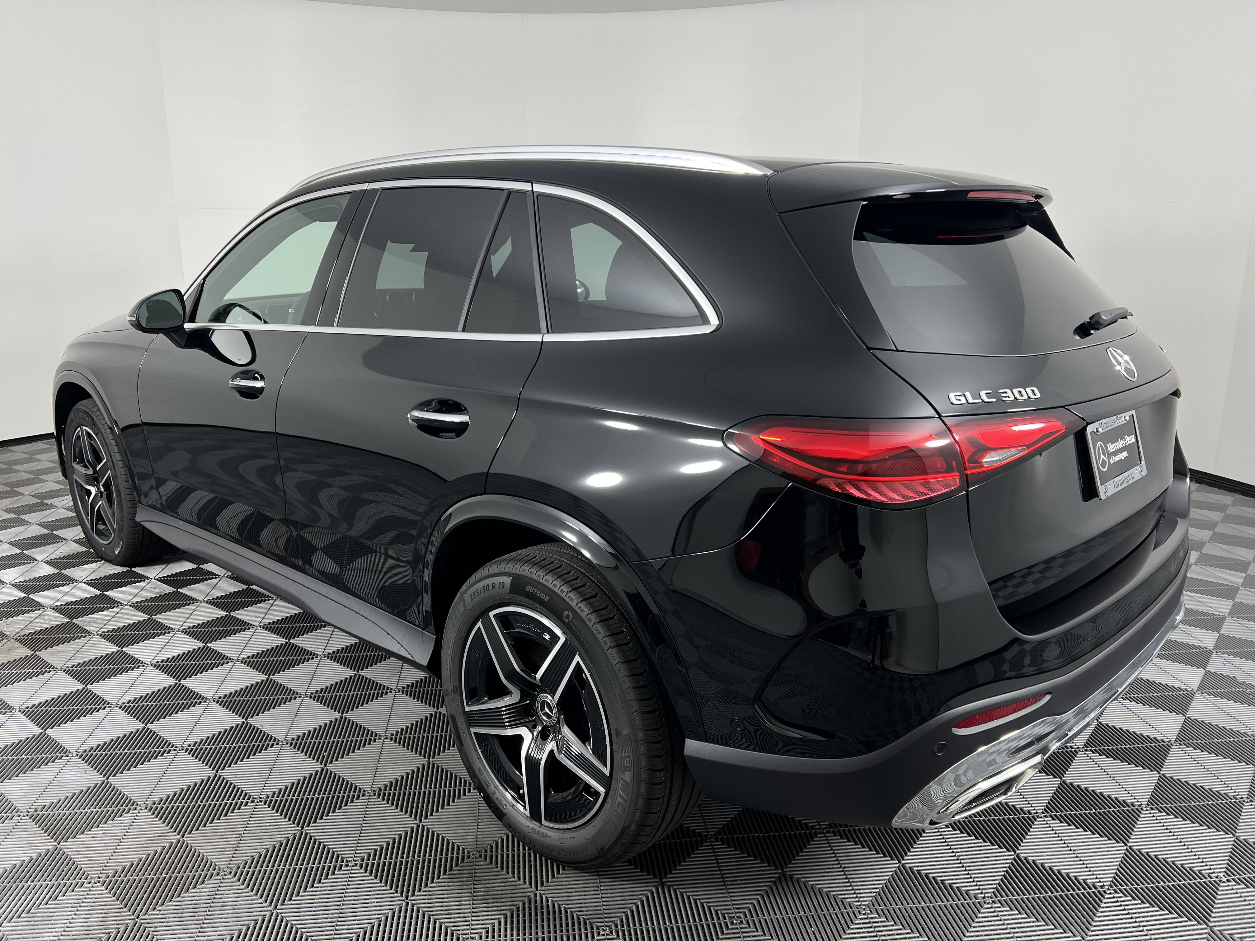 New 2026 Mercedes-Benz GLC 300 4MATIC image 9