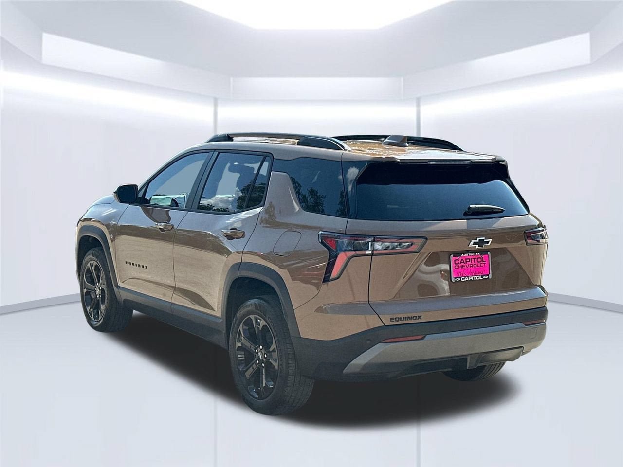 New 2027 Chevrolet Equinox LT w/ Convenience Package II FWD image 3