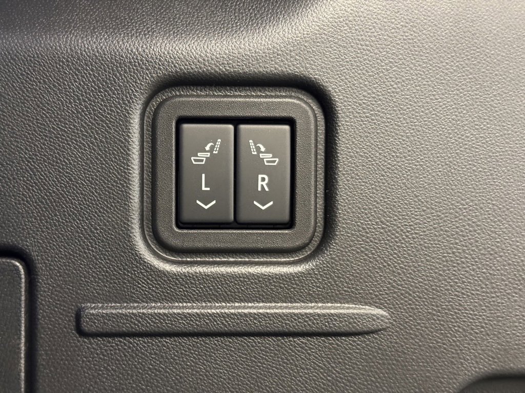 New 2025 GMC Hummer EV 2X image 25