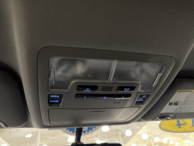 Used 2014 Toyota Highlander XLE AWD/4WD image 36