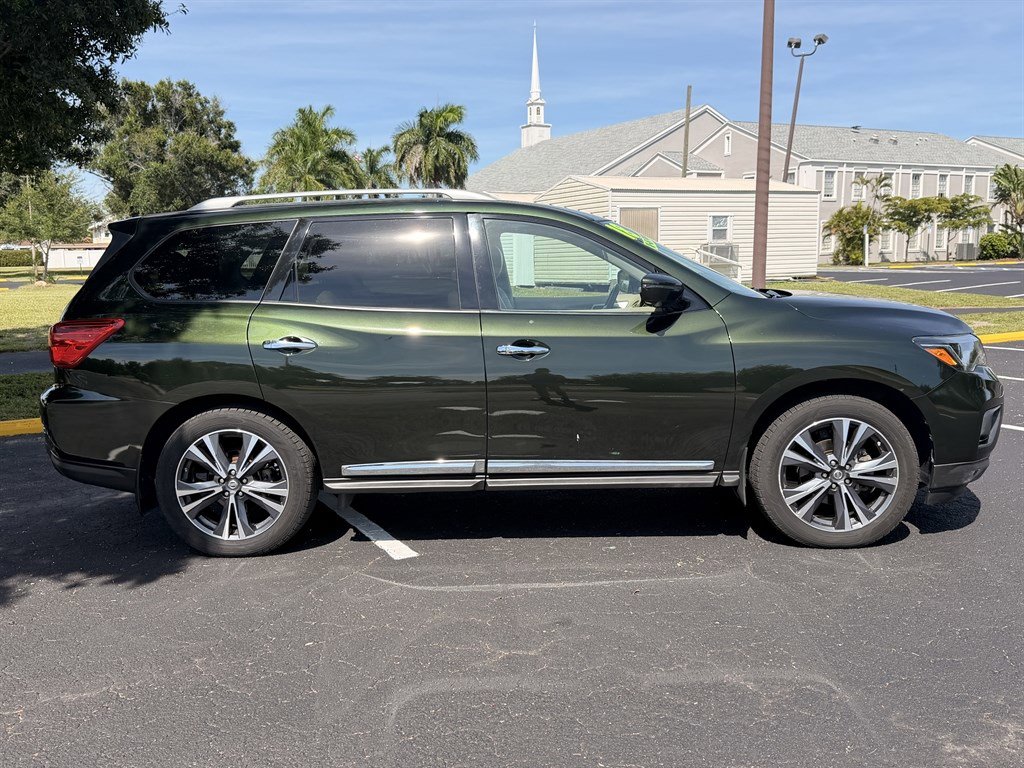 Used 2018 Nissan Pathfinder Platinum AWD/4WD image 4