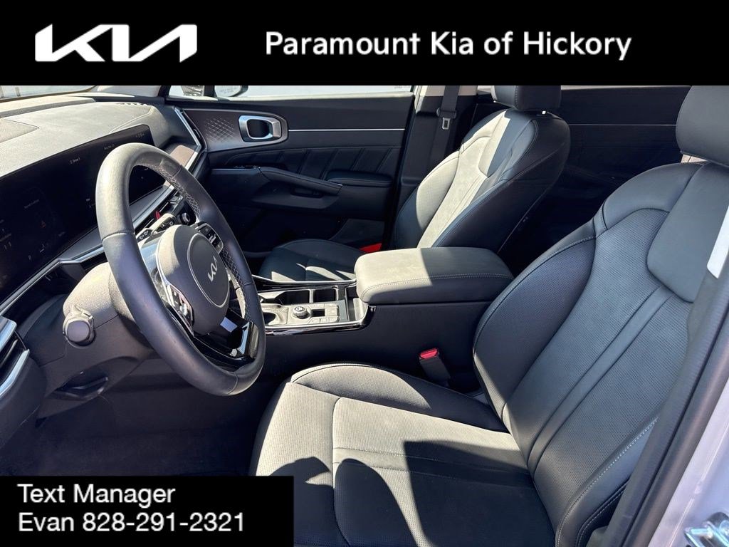 Used 2025 Kia Sorento SX image 23