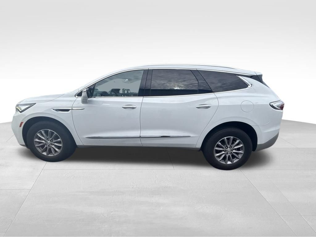 Used 2023 Buick Enclave Essence FWD image 3
