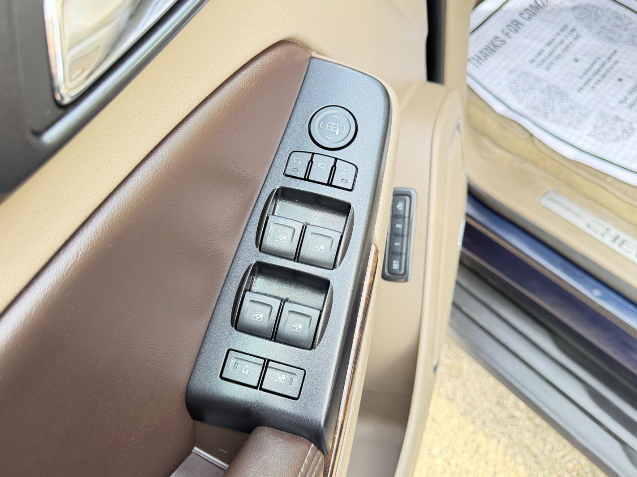 Used 2018 Chevrolet Suburban LT image 17