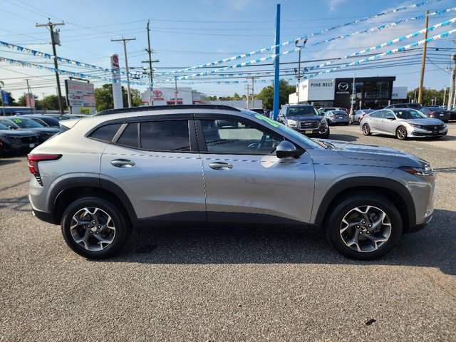 Used 2024 Chevrolet Trax LT image 6