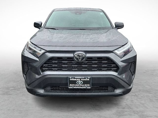 Used 2025 Toyota RAV4 LE AWD/4WD image 2