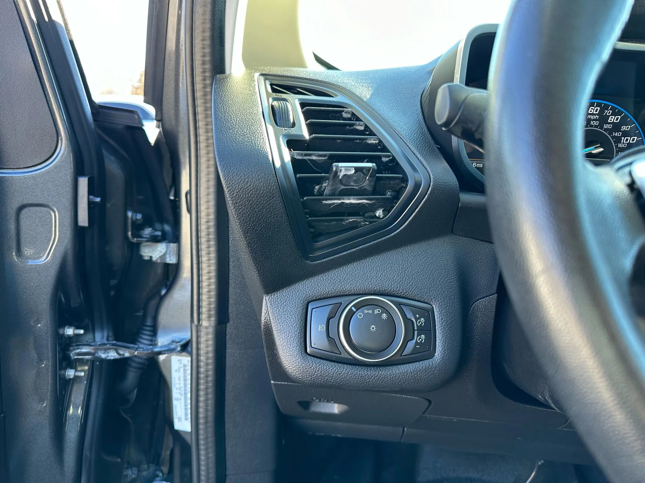 Used 2017 Ford C-MAX Energi Titanium w/ Equipment Group 501A image 19