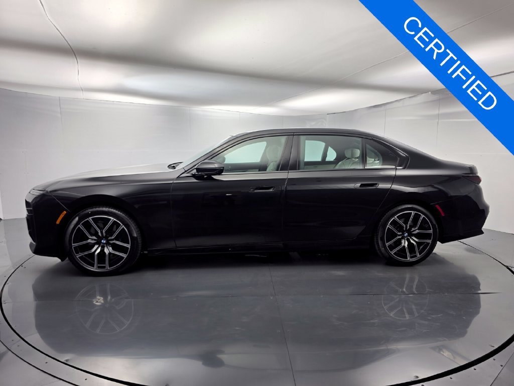 Certified 2023 BMW 740i RWD image 7