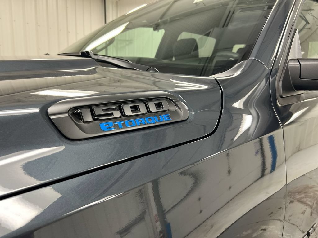 New 2026 RAM 1500 Express AWD/4WD image 25