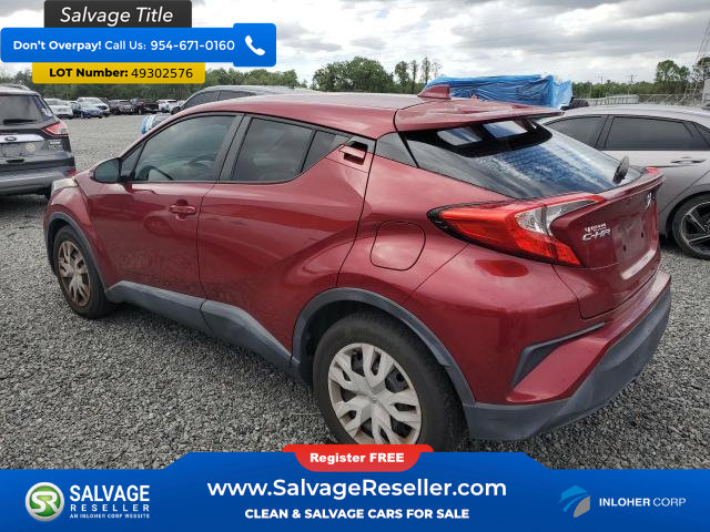 Used 2019 Toyota C-HR LE image 3