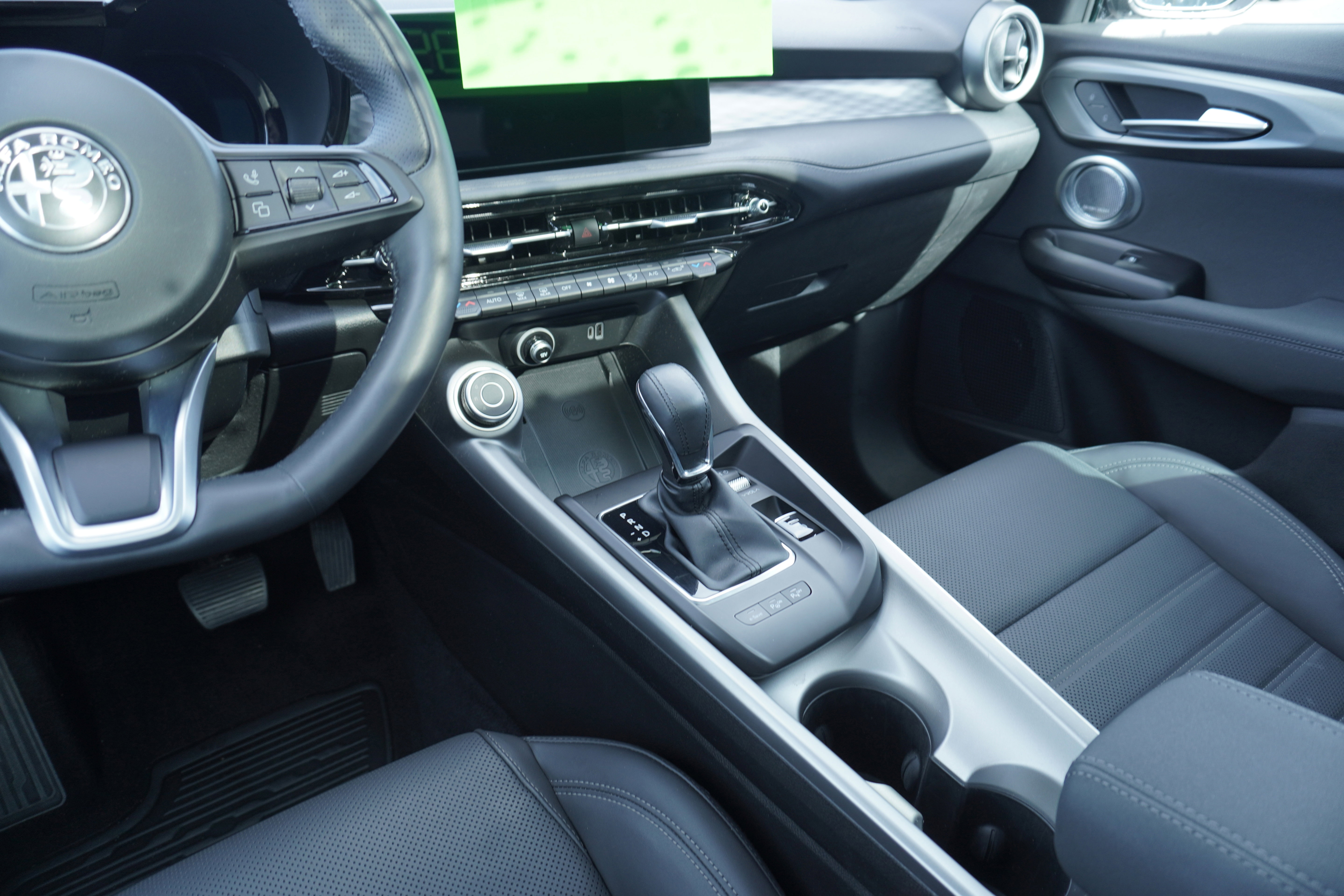 Used 2024 Alfa Romeo Tonale Ti image 9