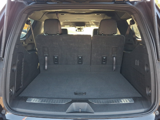 Used 2025 Chevrolet Suburban Z71 AWD/4WD image 29