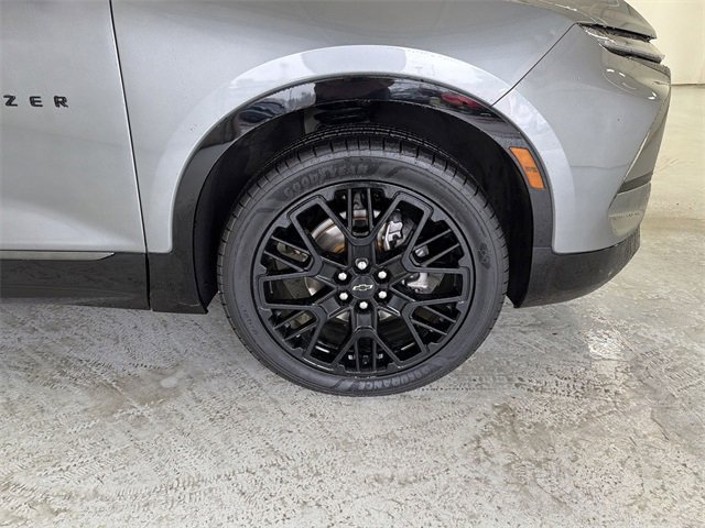 Certified 2023 Chevrolet Blazer RS w/ Driver Confidence II Package image 14