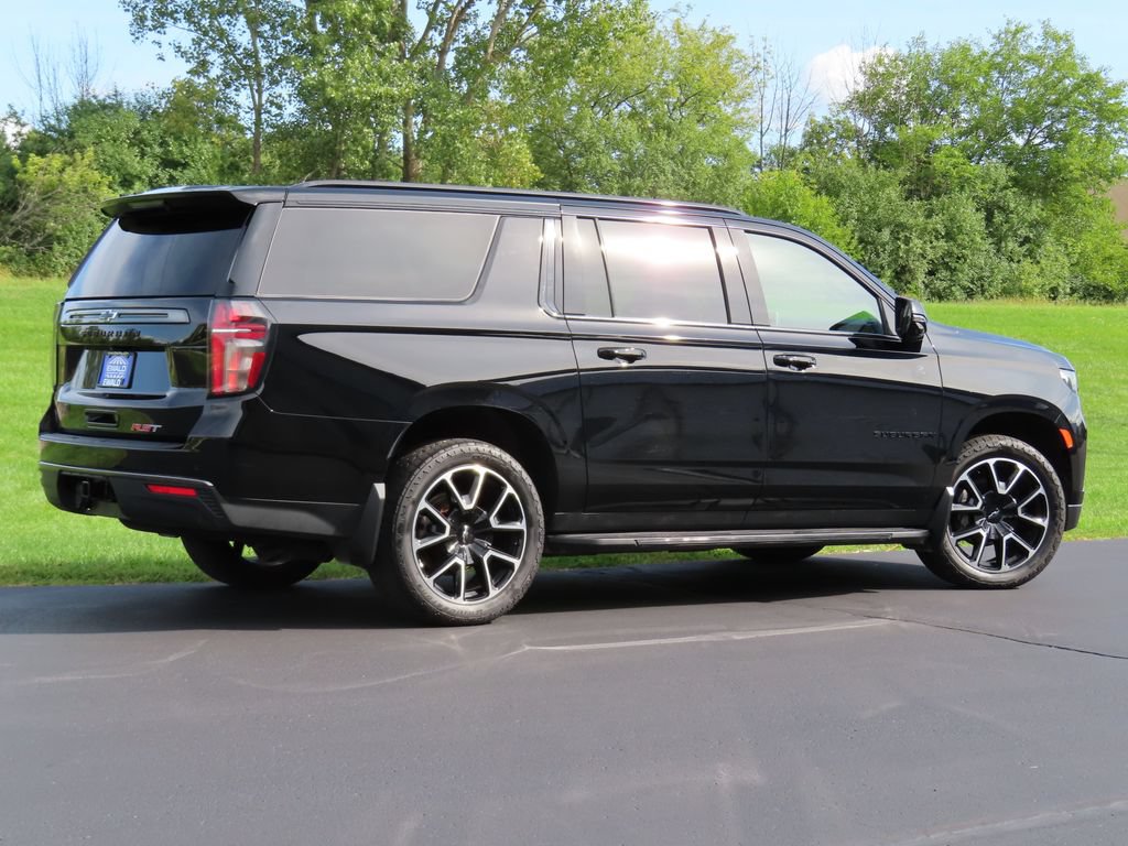 Used 2022 Chevrolet Suburban RST w/ Luxury Package AWD/4WD image 3