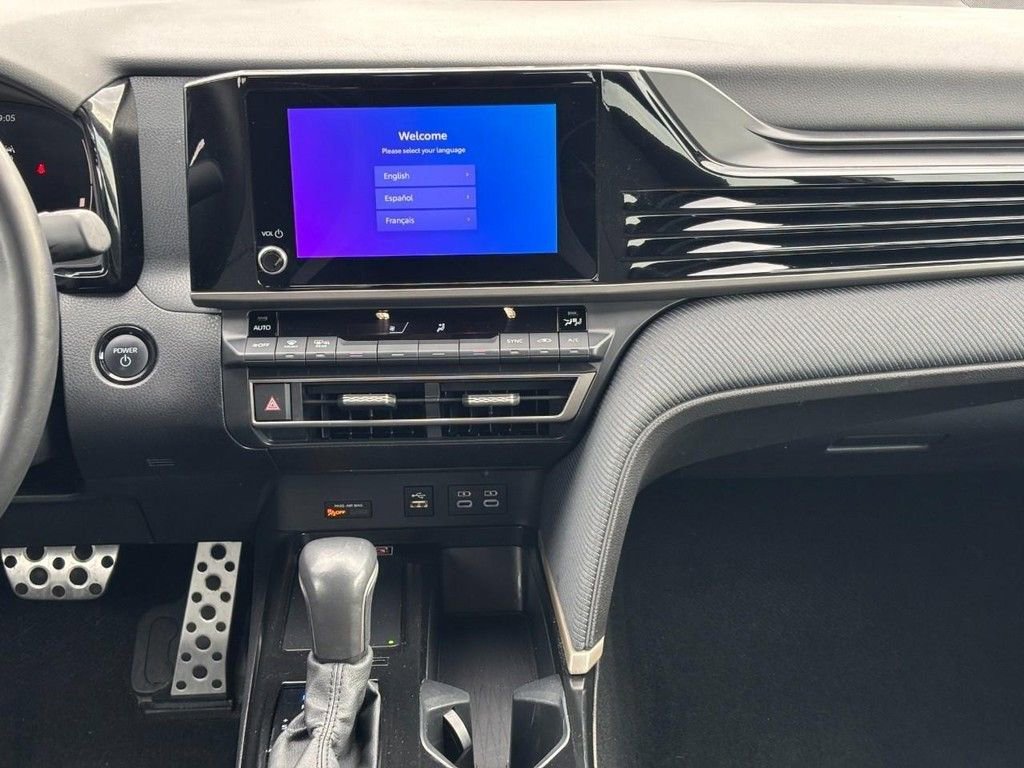 Used 2025 Toyota Camry SE image 20