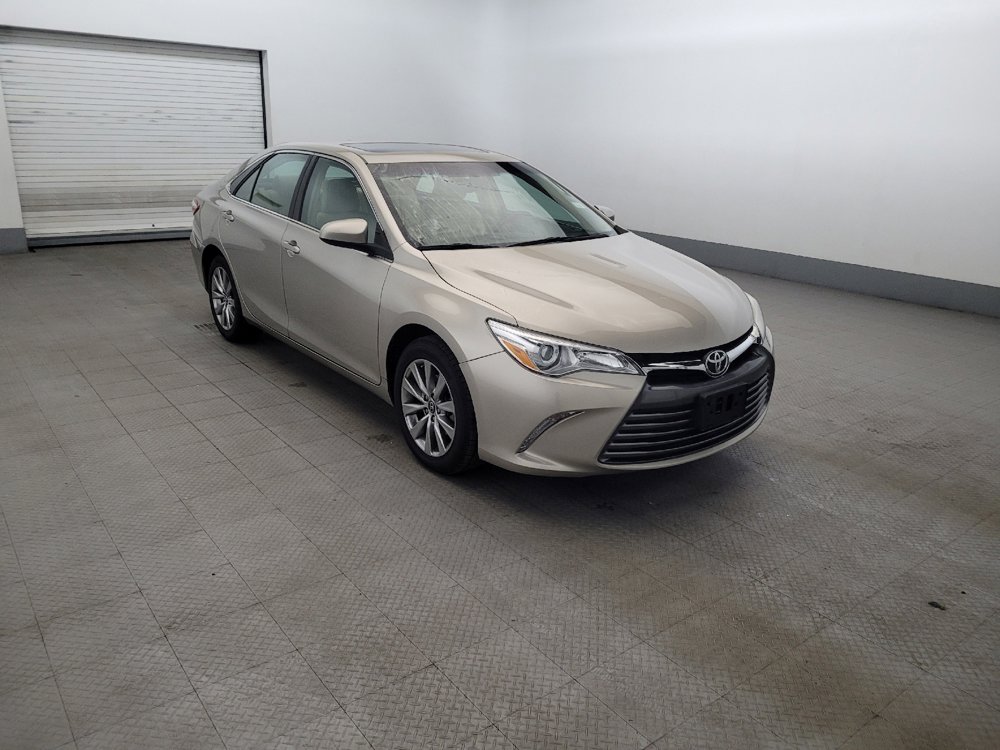 Used 2017 Toyota Camry XLE w/ Moonroof Package FWD image 13