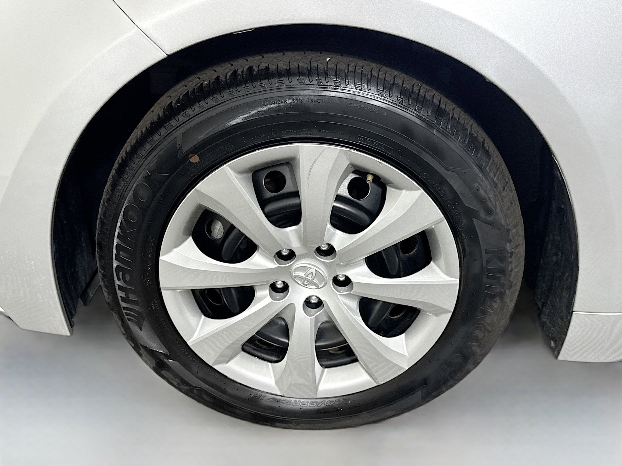 Used 2024 Toyota Corolla LE image 37