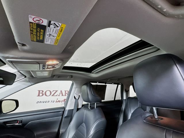 Used 2022 Toyota Highlander XLE image 25