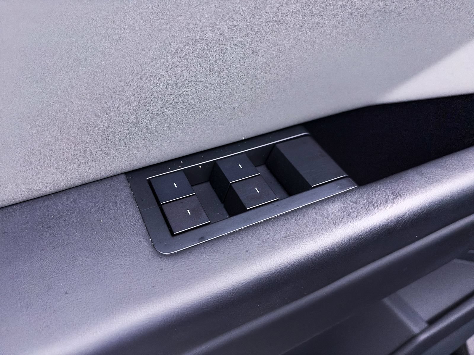 Used 2024 Tesla Cybertruck AWD Crew Cab image 18