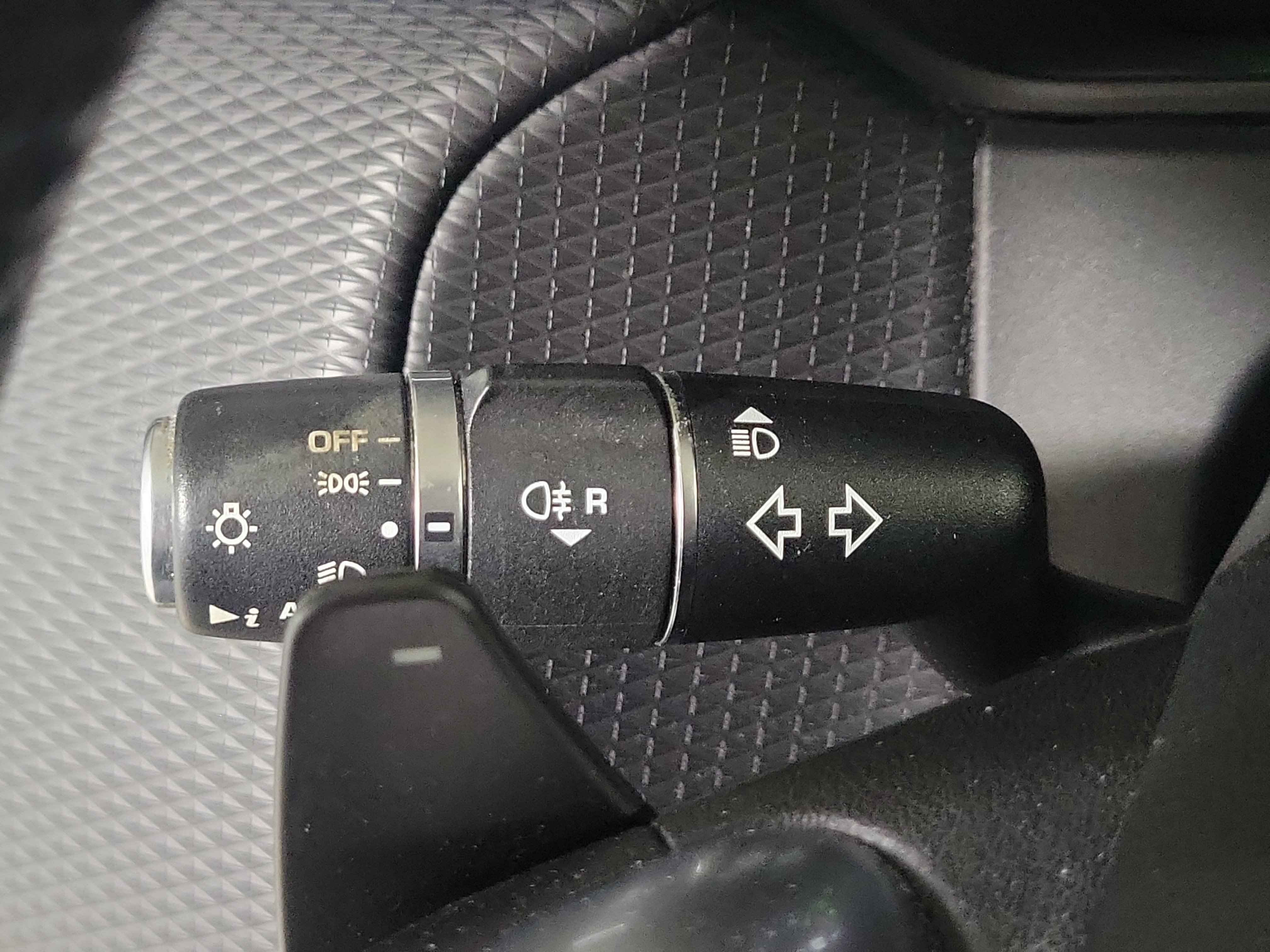 Used 2018 Land Rover Range Rover Velar S AWD/4WD image 28