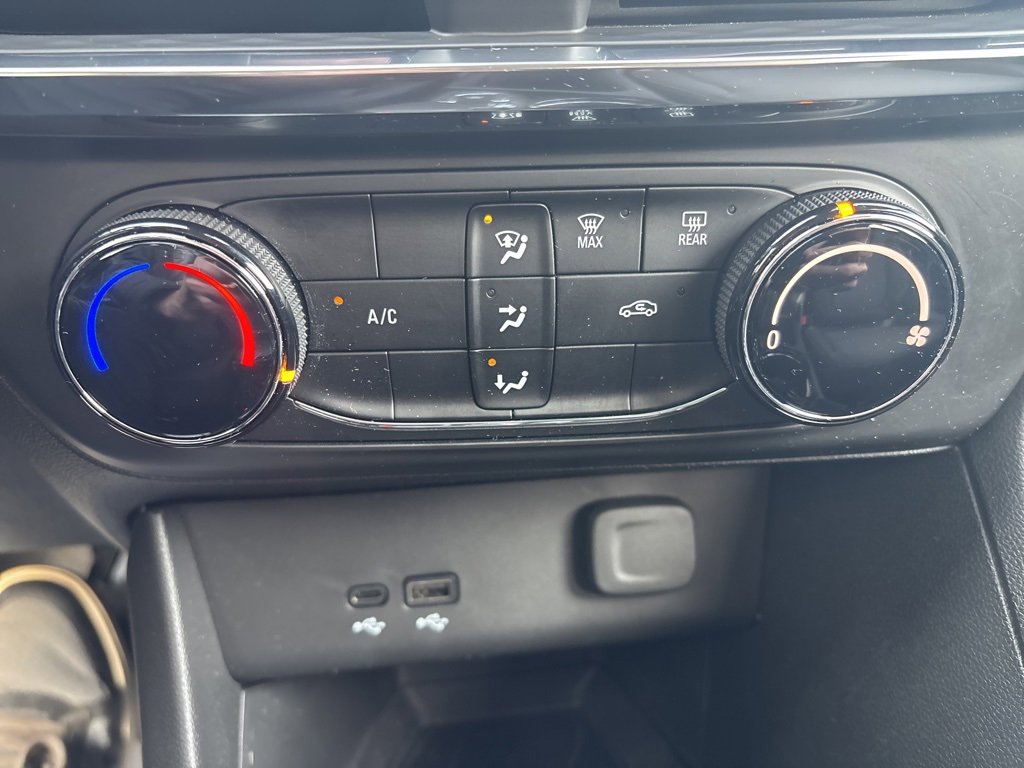 Used 2024 Buick Encore GX Preferred image 27