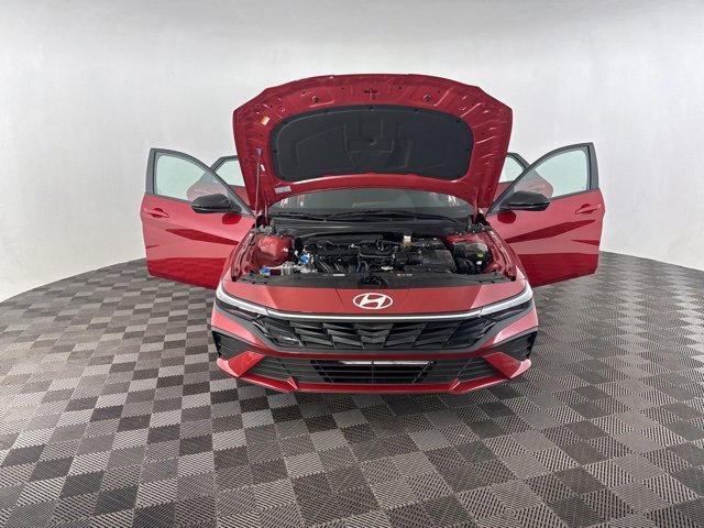 Certified 2025 Hyundai Elantra Sport w/ Cargo Package image 13