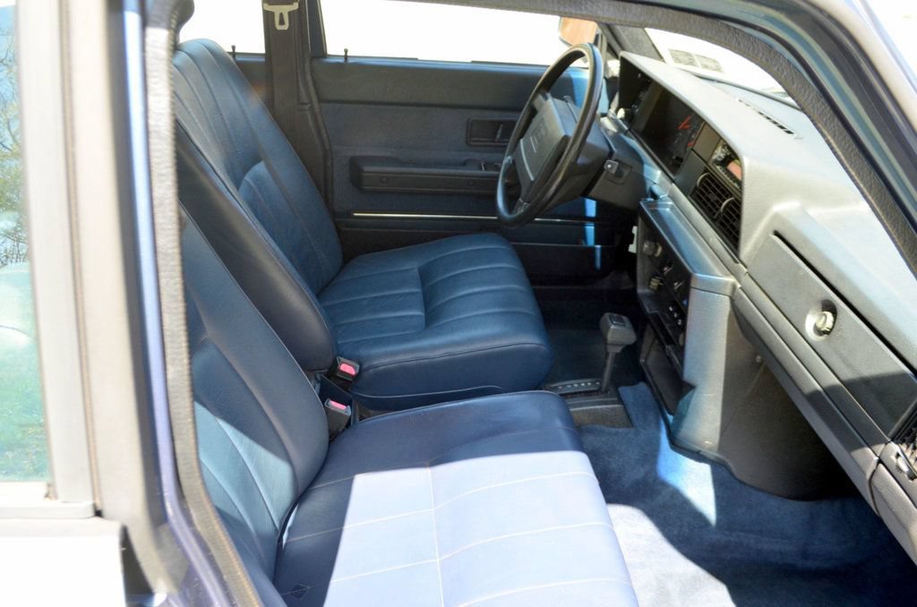 Used 1992 Volvo 240 Wagon RWD image 24
