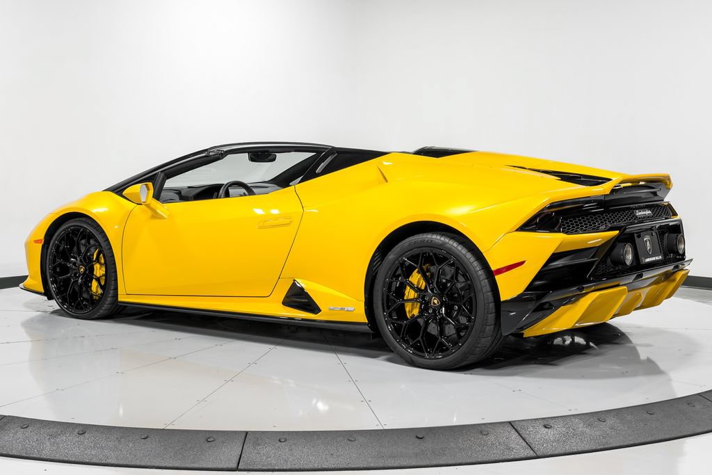 Used 2022 Lamborghini Huracan EVO RWD image 5