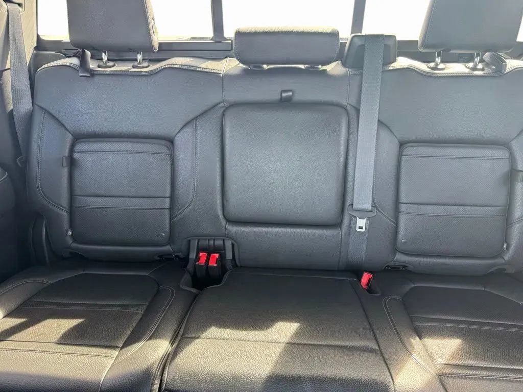 Used 2022 GMC Sierra 3500 Denali w/ Denali Black Diamond Edition image 21