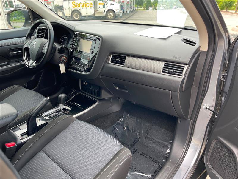 Used 2017 Mitsubishi Outlander ES AWD/4WD image 82