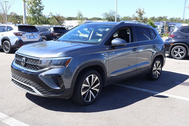 Used 2022 Volkswagen Taos SE image 3