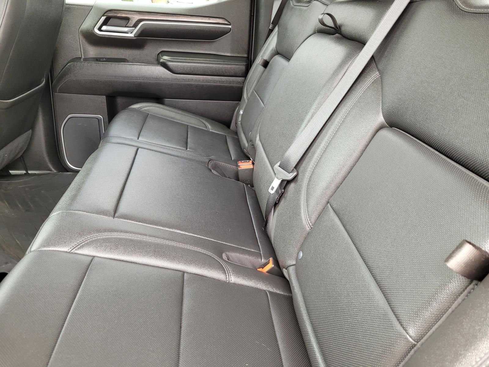 Used 2022 Chevrolet Silverado 1500 LTZ w/ Z71 Off-Road Package AWD/4WD image 15