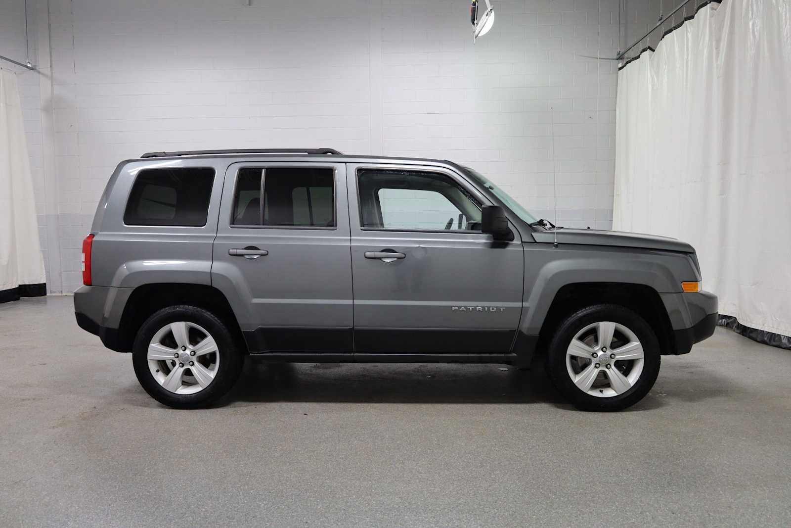 Used 2014 Jeep Patriot Latitude w/ Sun/Sound Group image 10