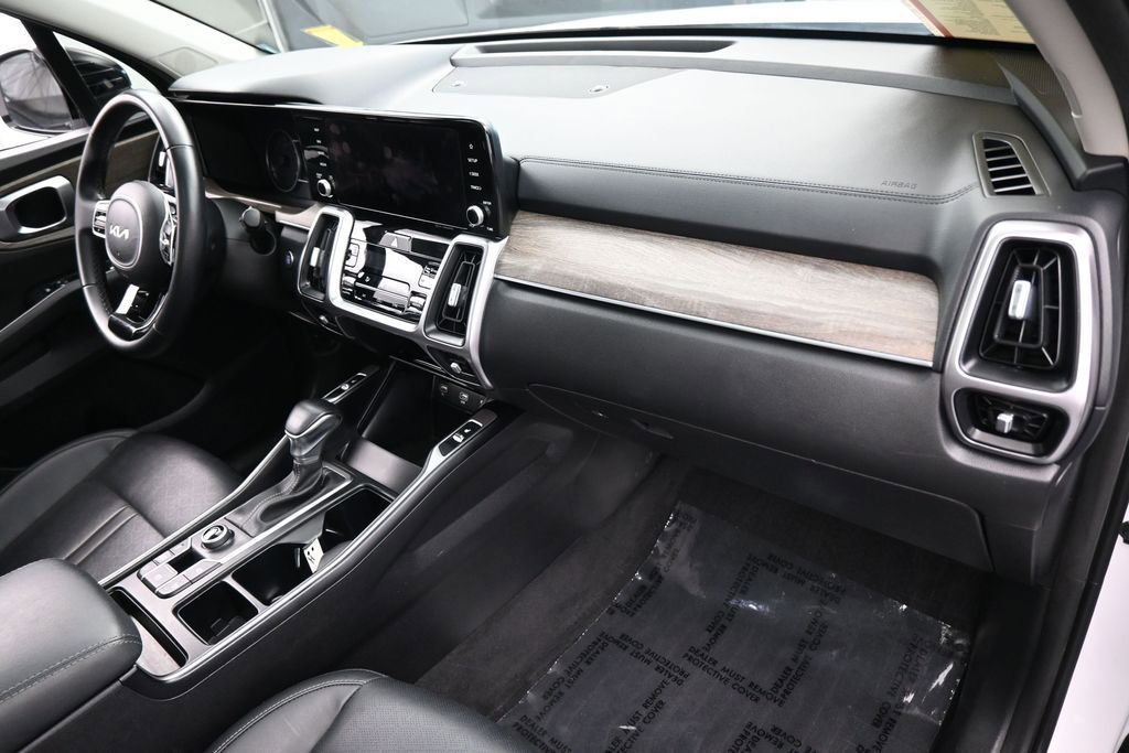 Used 2022 Kia Sorento EX w/ Panoramic Sunroof Package FWD image 47