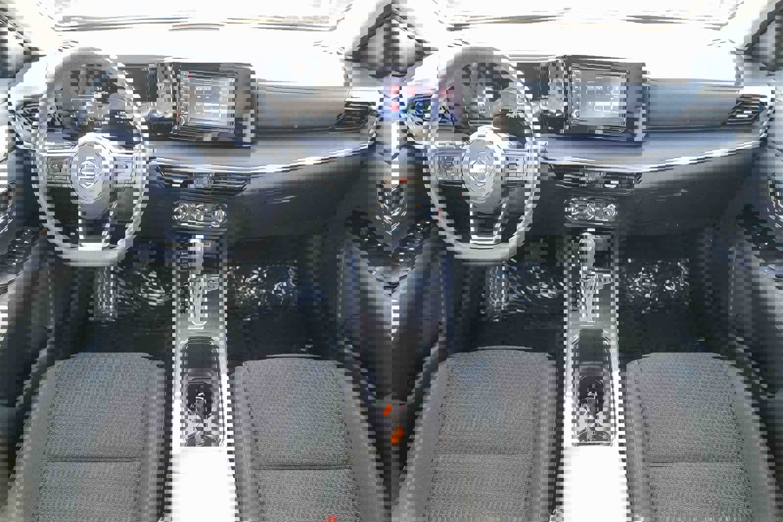 Used 2025 Nissan Kicks S w/ Charging Package image 11