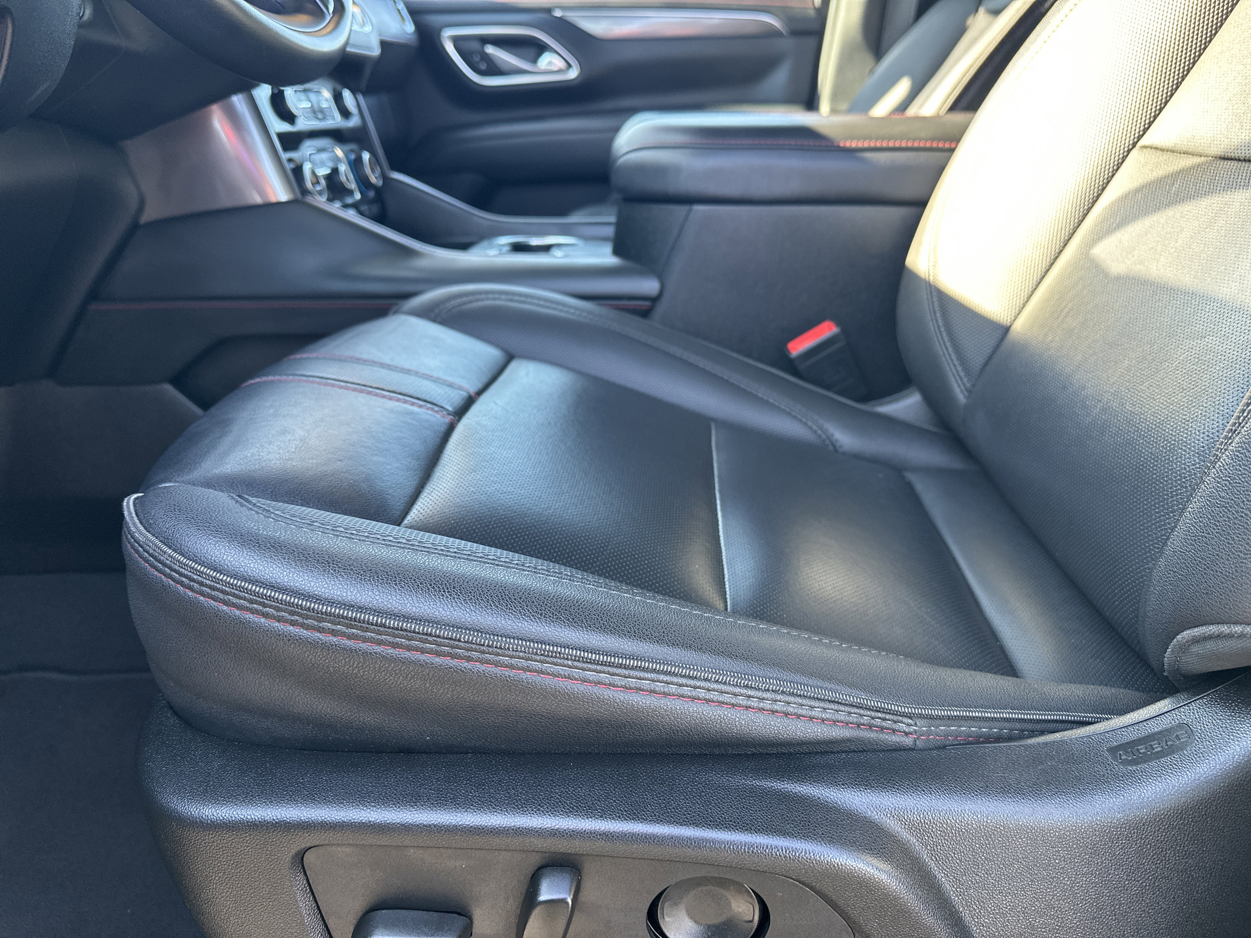 Certified 2024 Chevrolet Suburban RST image 10