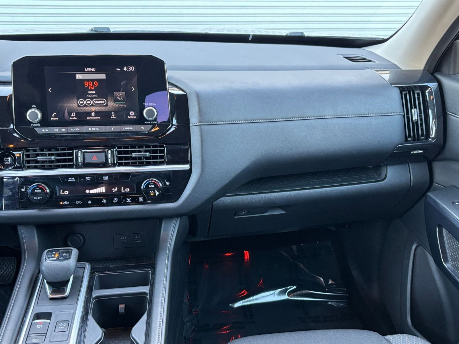Used 2025 Nissan Pathfinder SV AWD/4WD image 38